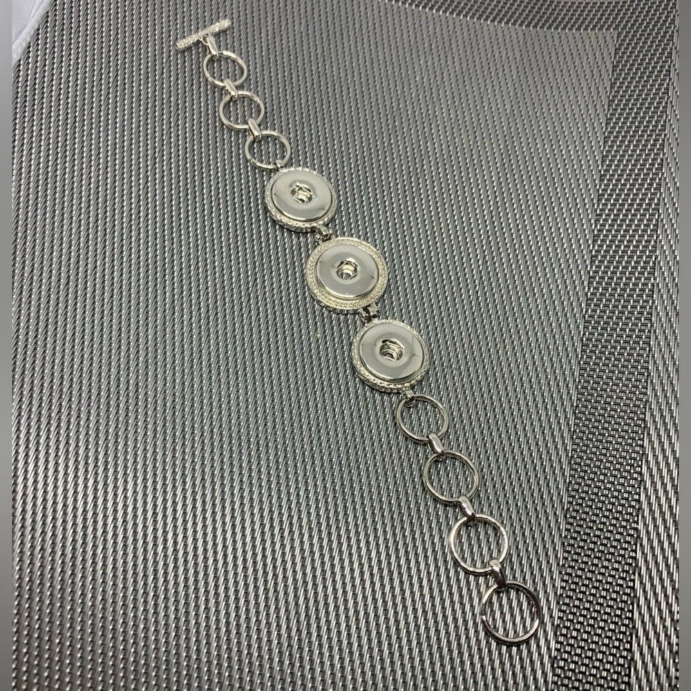 SALE - Toggle Closure 3 Charm Snap Button Bracelet - Picture 2 of 3